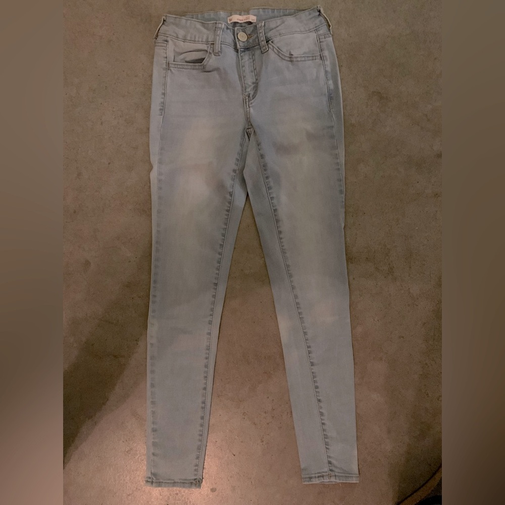 SO low rise ultimate jegging.